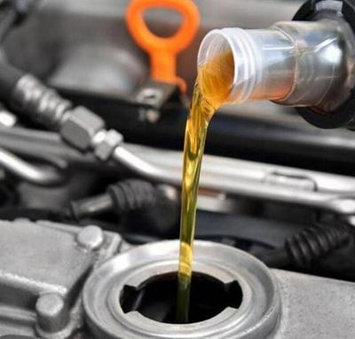 更換機(jī)油品牌清洗發(fā)動(dòng)機(jī)嗎?90%的車主都做